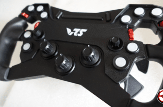 Test du volant VRS R295 : un vrai concurrent au Simagic GT Neo ?
